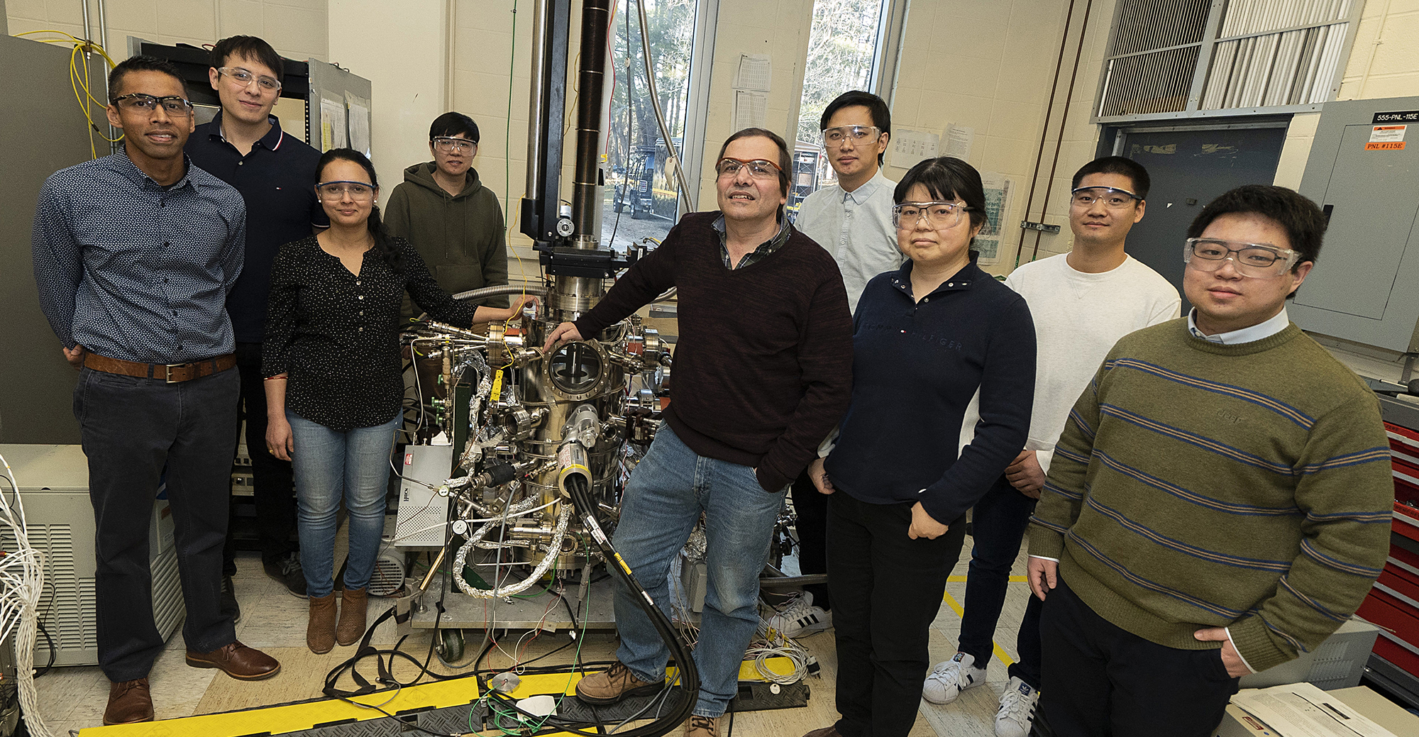 Group photo in lab setting.