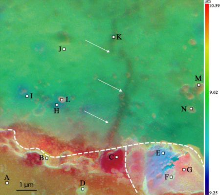 Map of chondrule boundary. Lower third is reddish with some blue, upper two-thirds is mainly green.